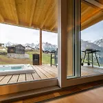 Tiny Bishorn Mit Privatem Whirlpool 別荘