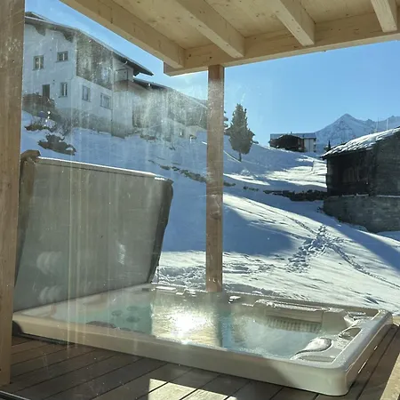 Tiny Bishorn Mit Privatem Whirlpool Casa de Férias