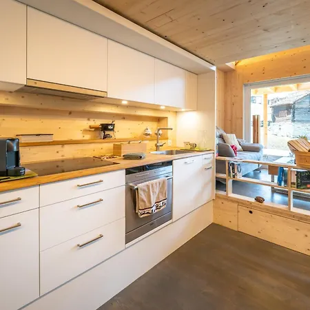 Tiny Bishorn Mit Privatem Whirlpool Сasa de vacaciones Grächen